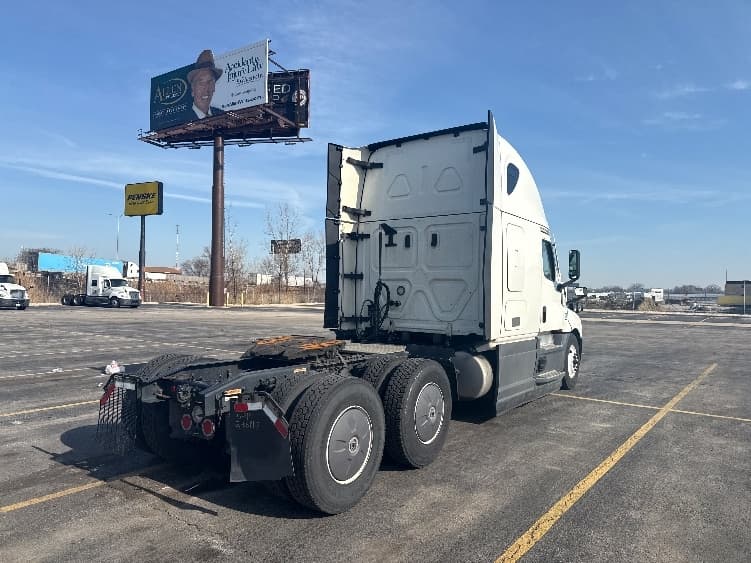 2023 Freightliner Cascadia in Chicago (Chicago Ridge), IL — photo 7