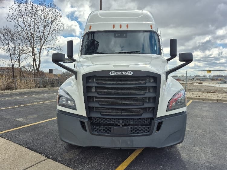2023 Freightliner Cascadia in Chicago (Chicago Ridge), IL — photo 2