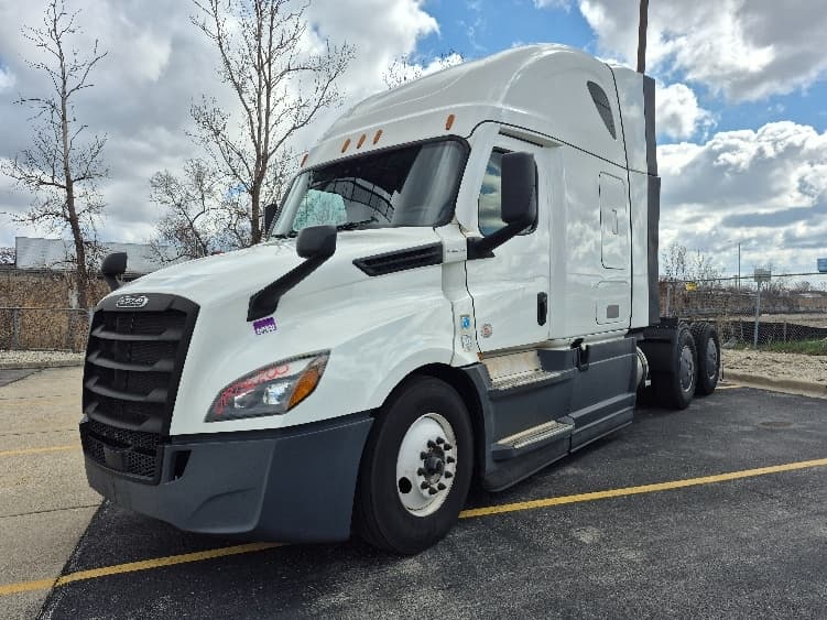 2023 Freightliner Cascadia in Chicago (Chicago Ridge), IL — photo 3