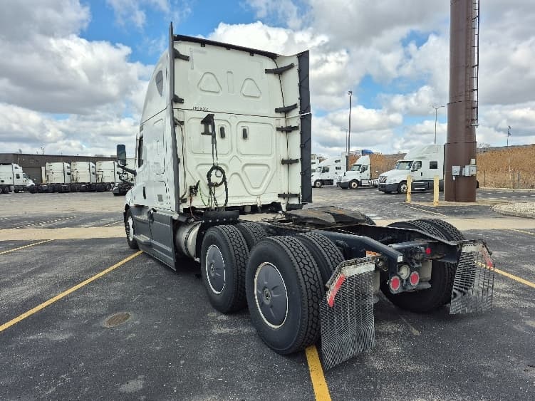 2023 Freightliner Cascadia in Chicago (Chicago Ridge), IL — photo 5