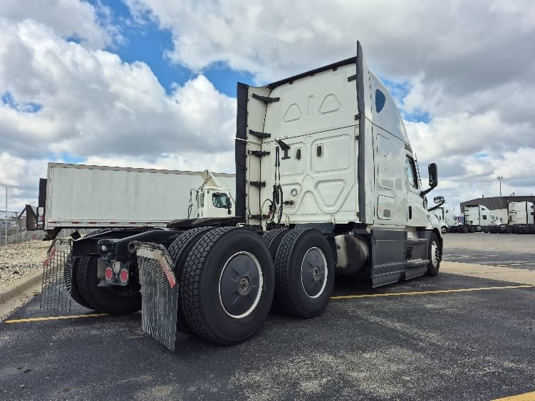 2023 Freightliner Cascadia in Chicago (Chicago Ridge), IL — photo 7