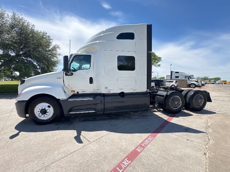 2023 International LT in Garland, TX — photo 4
