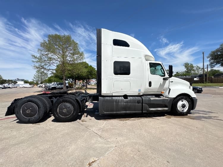2023 International LT in Garland, TX — photo 8