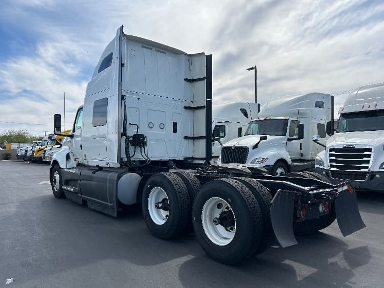 2023 International LT in Fontana, CA — photo 5