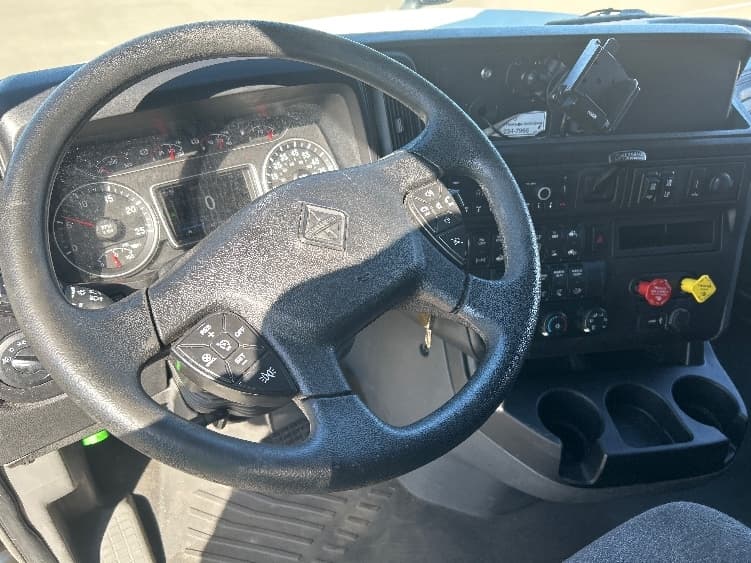 2023 International LT in Phoenix, AZ — photo 10