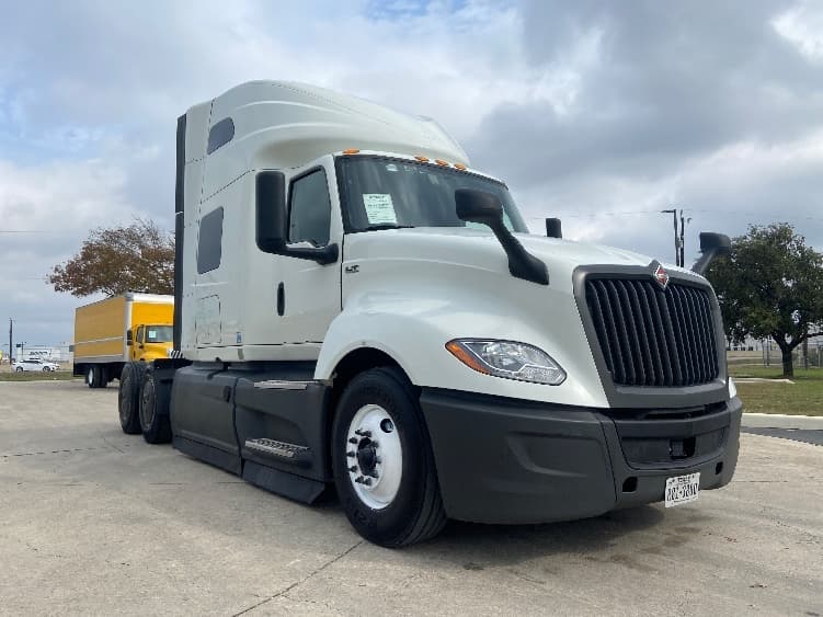 2023 International LT