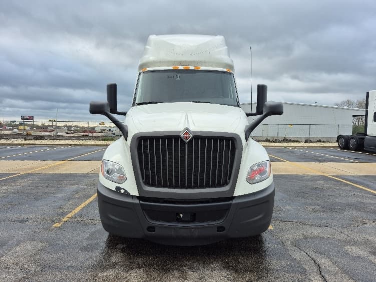 2023 International LT in La Porte, IN — photo 2