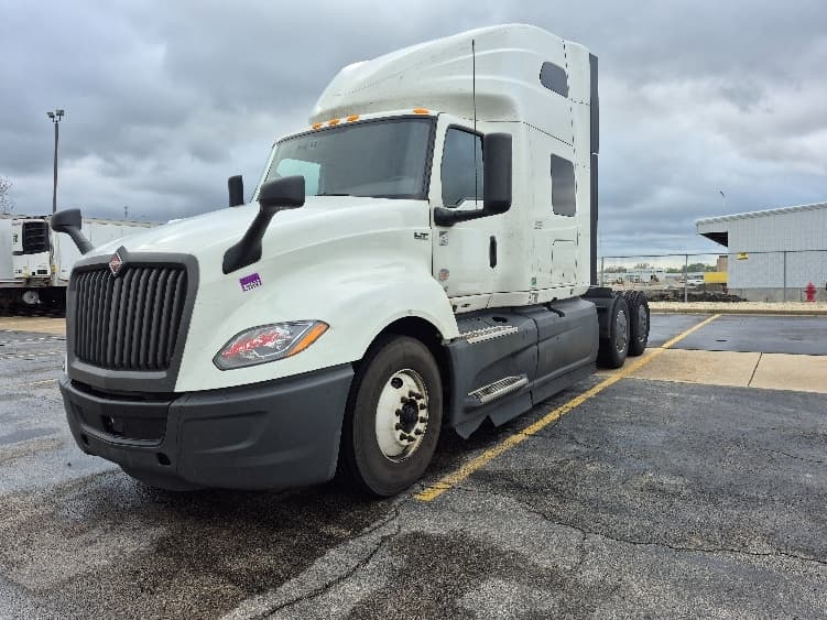 2023 International LT in La Porte, IN — photo 3