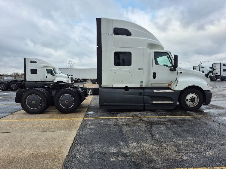 2023 International LT in La Porte, IN — photo 8