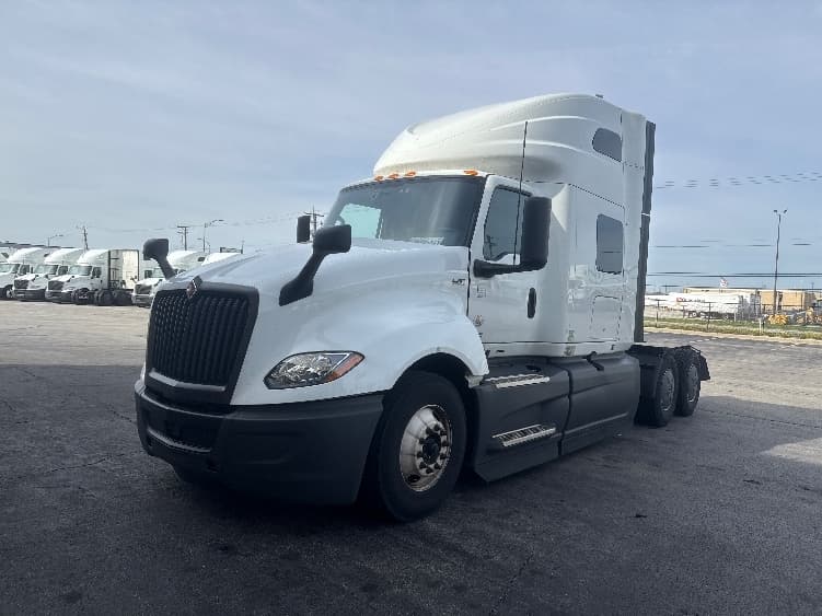 2023 International LT in La Porte, IN — photo 3