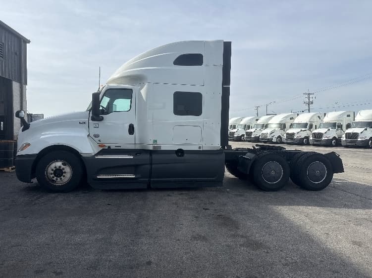2023 International LT in La Porte, IN — photo 4