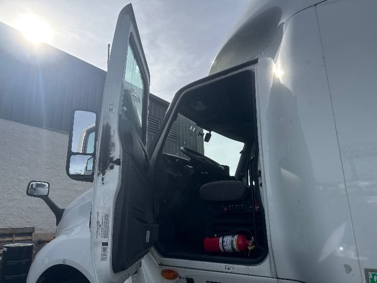 2023 International LT in La Porte, IN — photo 9