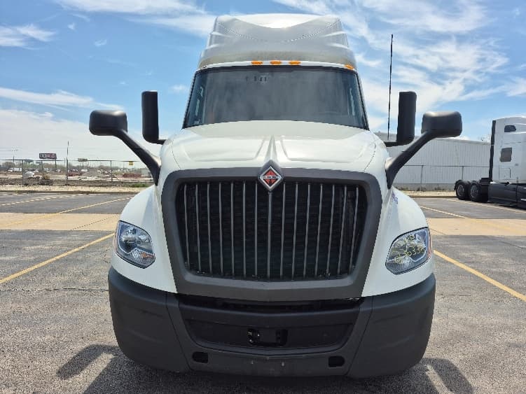 2023 International LT in La Porte, IN — photo 2