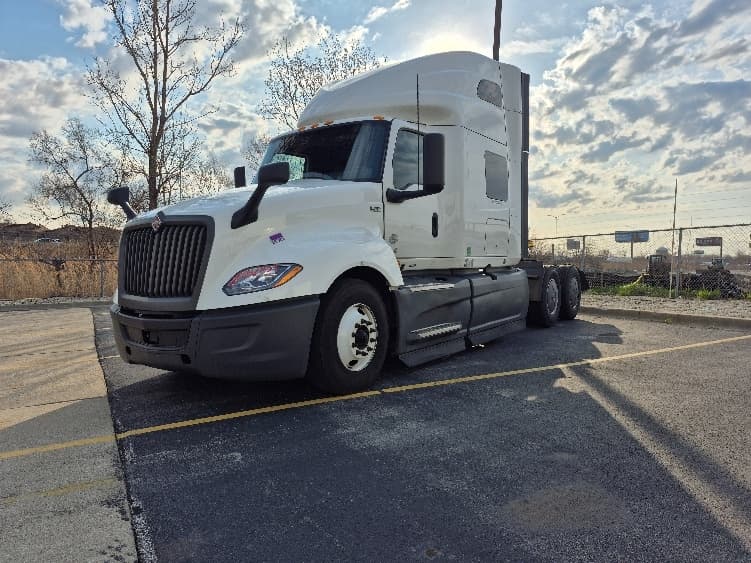 2023 International LT in La Porte, IN — photo 3