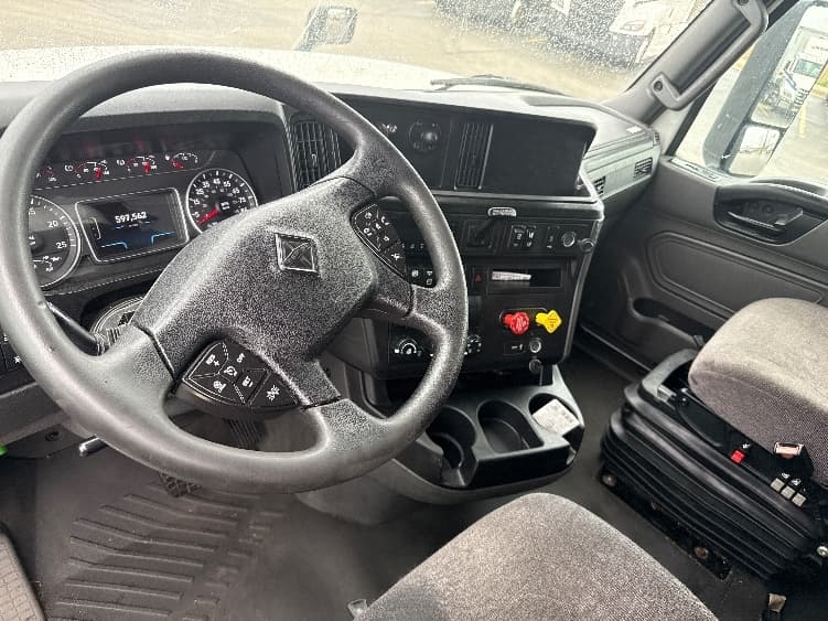 2023 International LT in La Porte, IN — photo 10