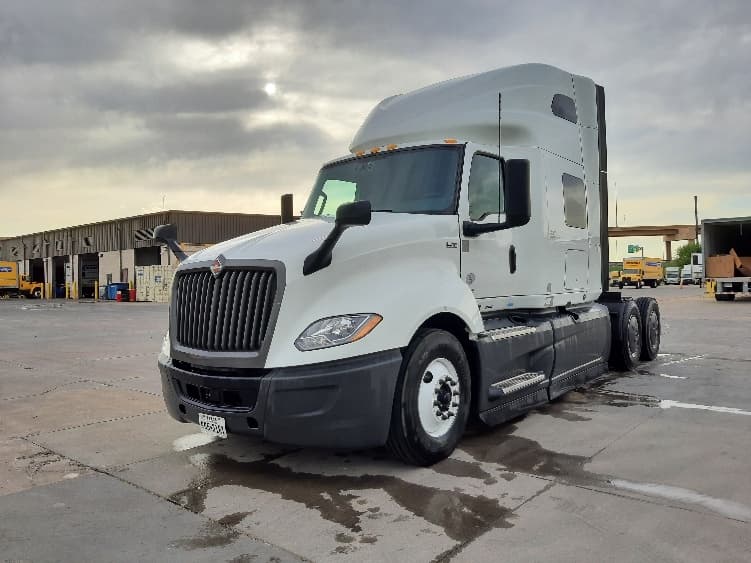 2023 International LT in Fort Worth, TX — photo 3