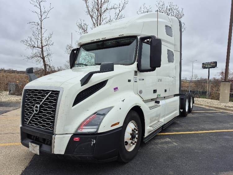 2023 Volvo VNL 760 in La Porte, IN — photo 3