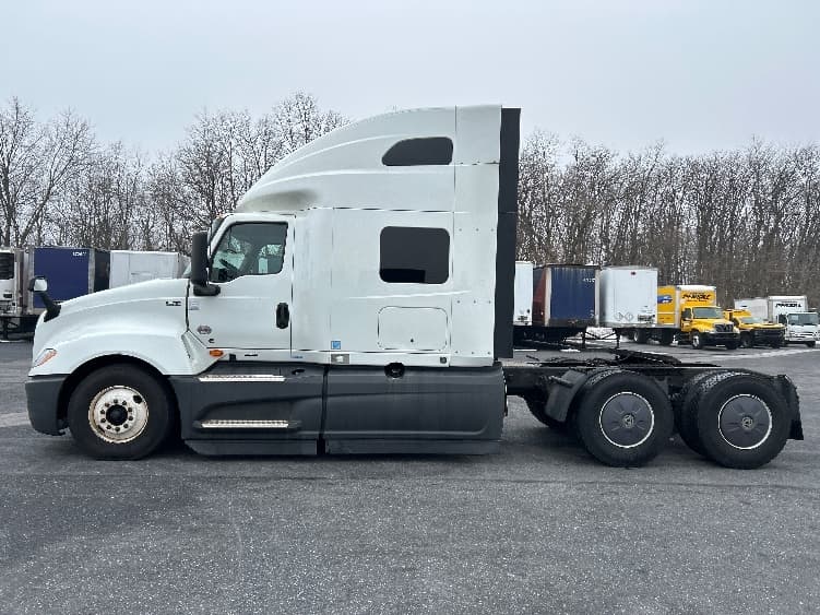 2023 International LT in Harrisburg, PA — photo 4
