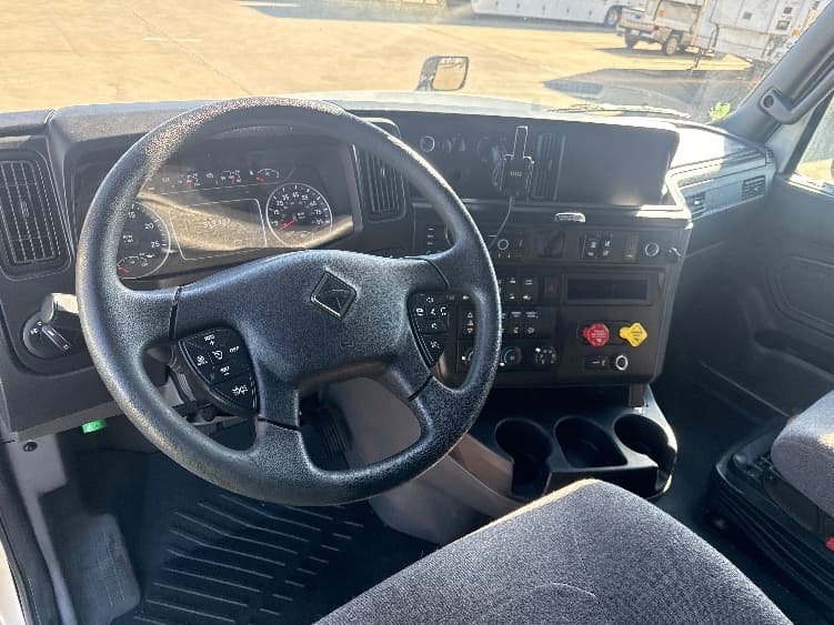 2023 International LT in La Porte, IN — photo 10