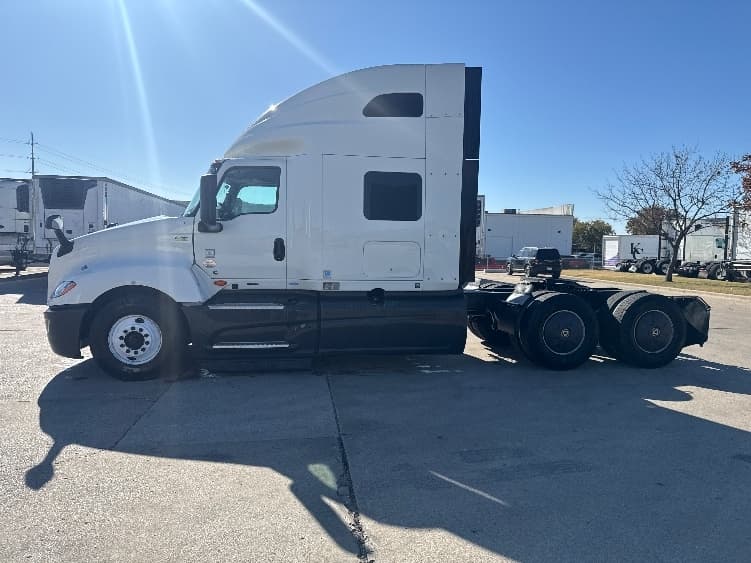 2023 International LT in La Porte, IN — photo 4