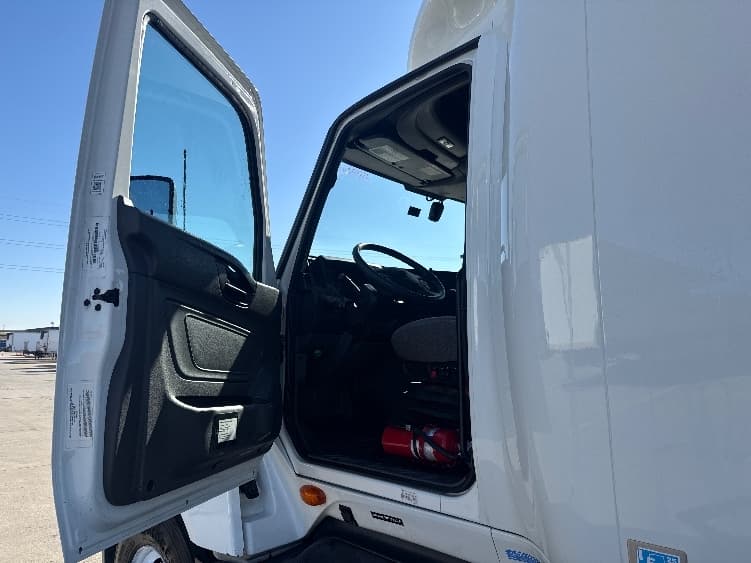 2023 International LT in La Porte, IN — photo 9