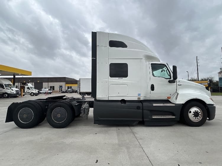 2023 International LT in Houston, TX — photo 8