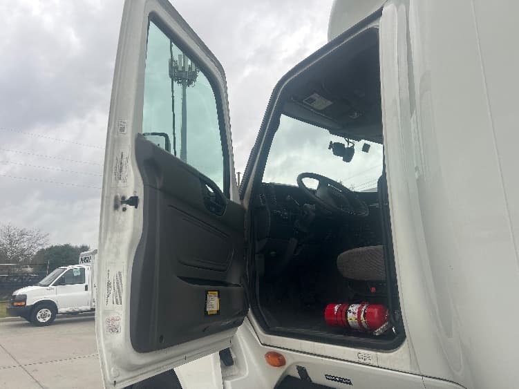 2023 International LT in Houston, TX — photo 9