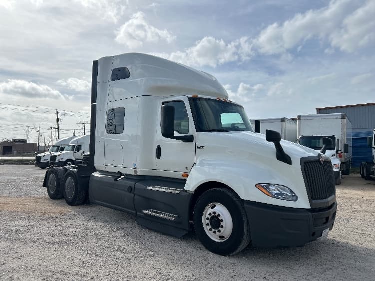 2023 International LT