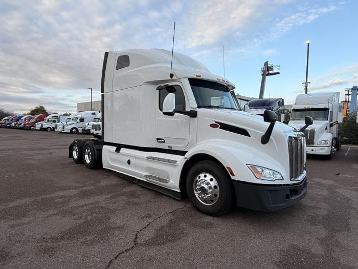 2024 Peterbilt 579 — photo 8