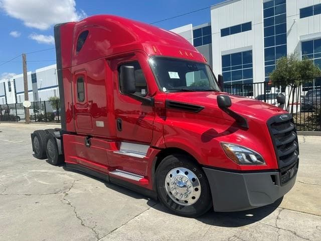 2022 Freightliner Cascadia — photo 3