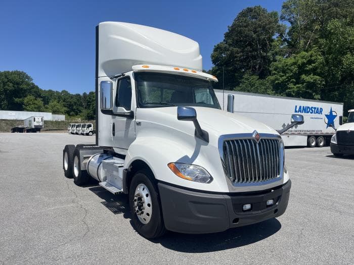 2020 International LT — photo 4
