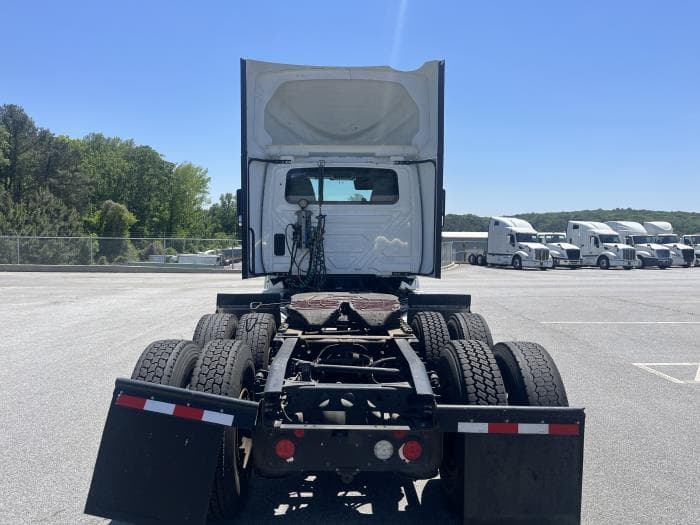 2020 International LT — photo 6