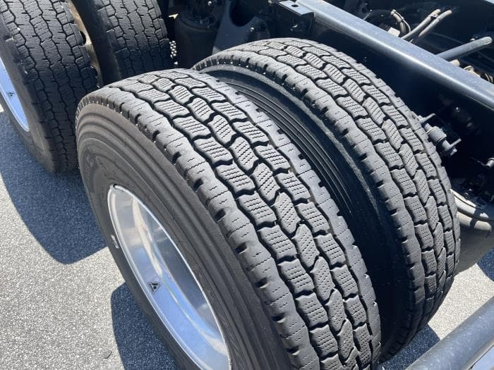 2020 International LT — photo 8