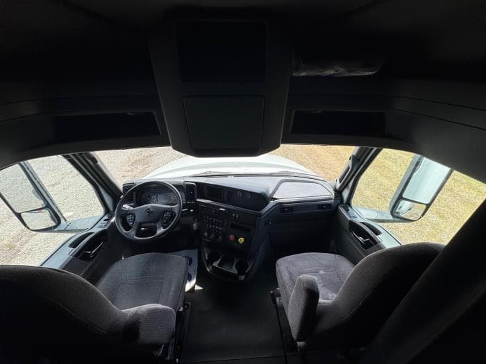2021 International LT — photo 16