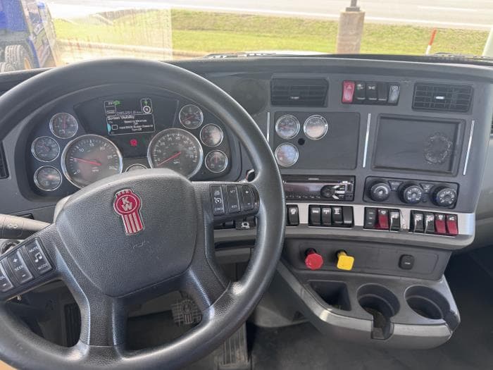 2020 Kenworth T880 — photo 9