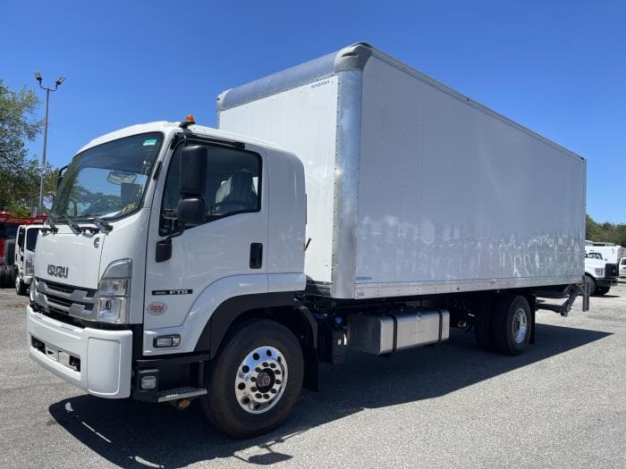 2025 Isuzu FTR — photo 2