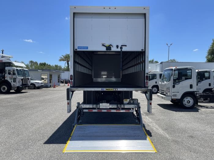 2025 Isuzu FTR — photo 5