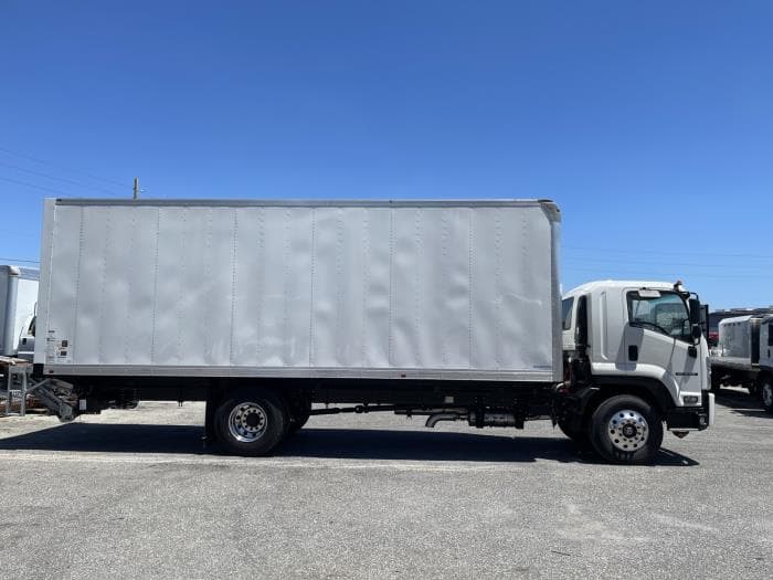 2025 Isuzu FTR — photo 6