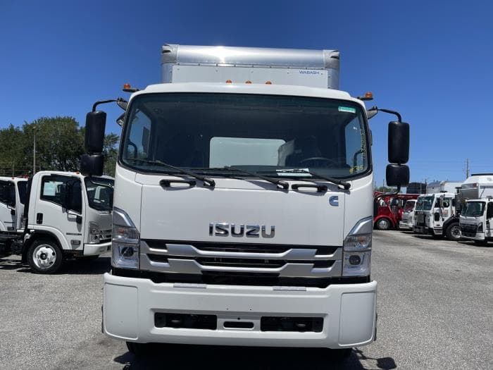 2025 Isuzu FTR — photo 8