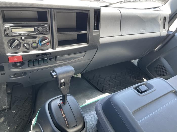 2025 Isuzu FTR — photo 10