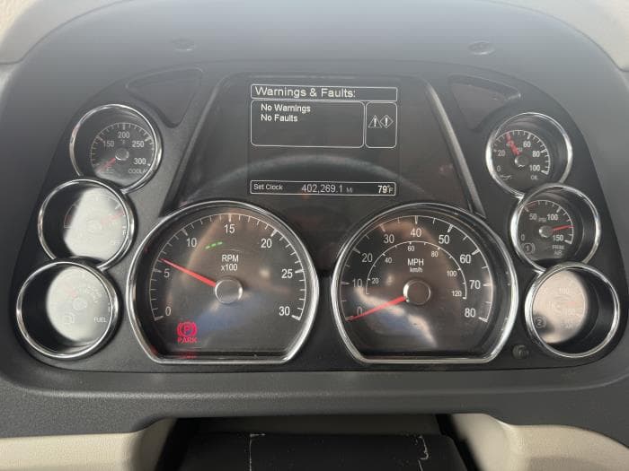 2020 Peterbilt 567 — photo 6