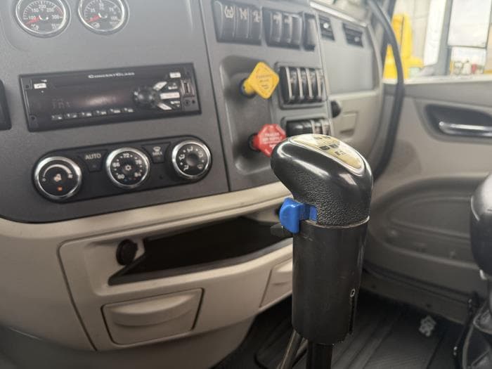2020 Peterbilt 567 — photo 8