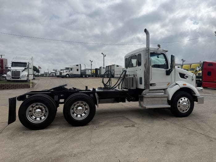 2020 Peterbilt 567 — photo 26