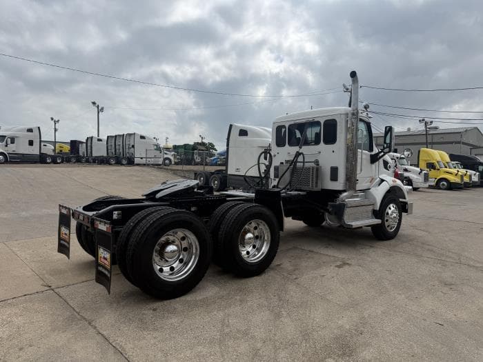 2020 Peterbilt 567 — photo 28