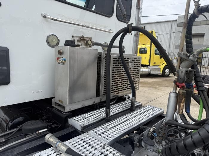 2020 Peterbilt 567 — photo 41