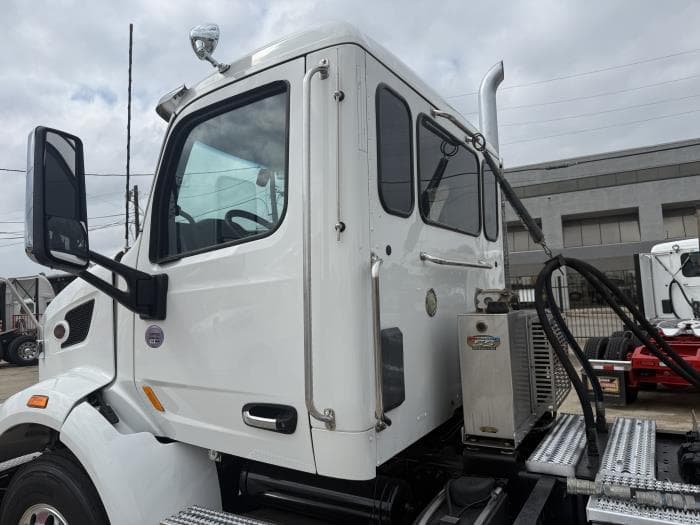 2020 Peterbilt 567 — photo 42