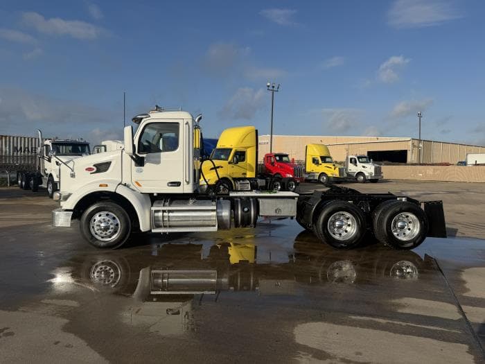 2021 Peterbilt 567 — photo 3