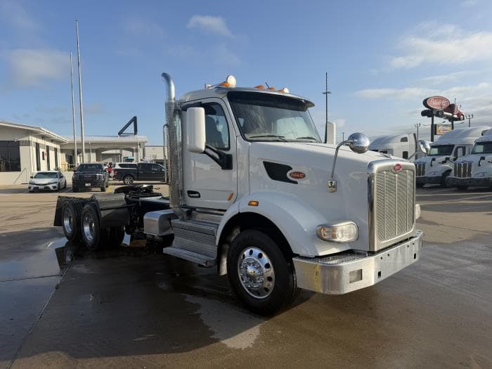 2021 Peterbilt 567 — photo 8