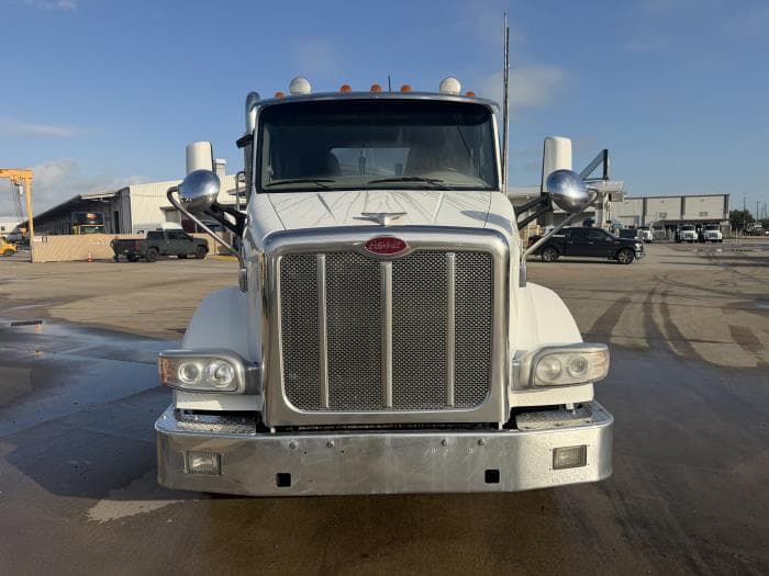 2021 Peterbilt 567 — photo 9