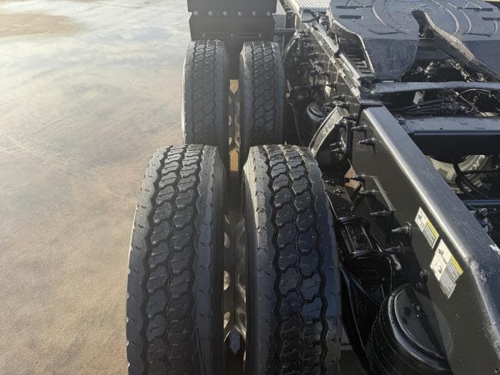 2021 Peterbilt 567 — photo 13